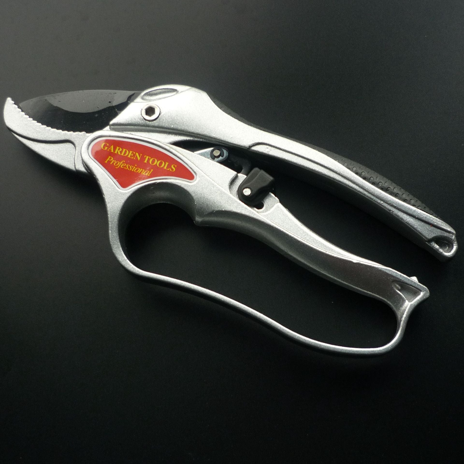 Ratchet Pruning Shears